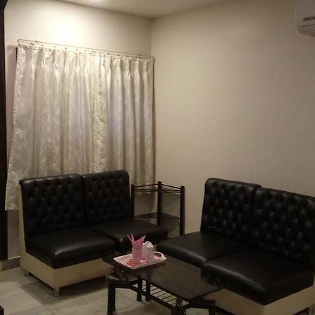 Continental Lodge Ingraj Bazar Экстерьер фото